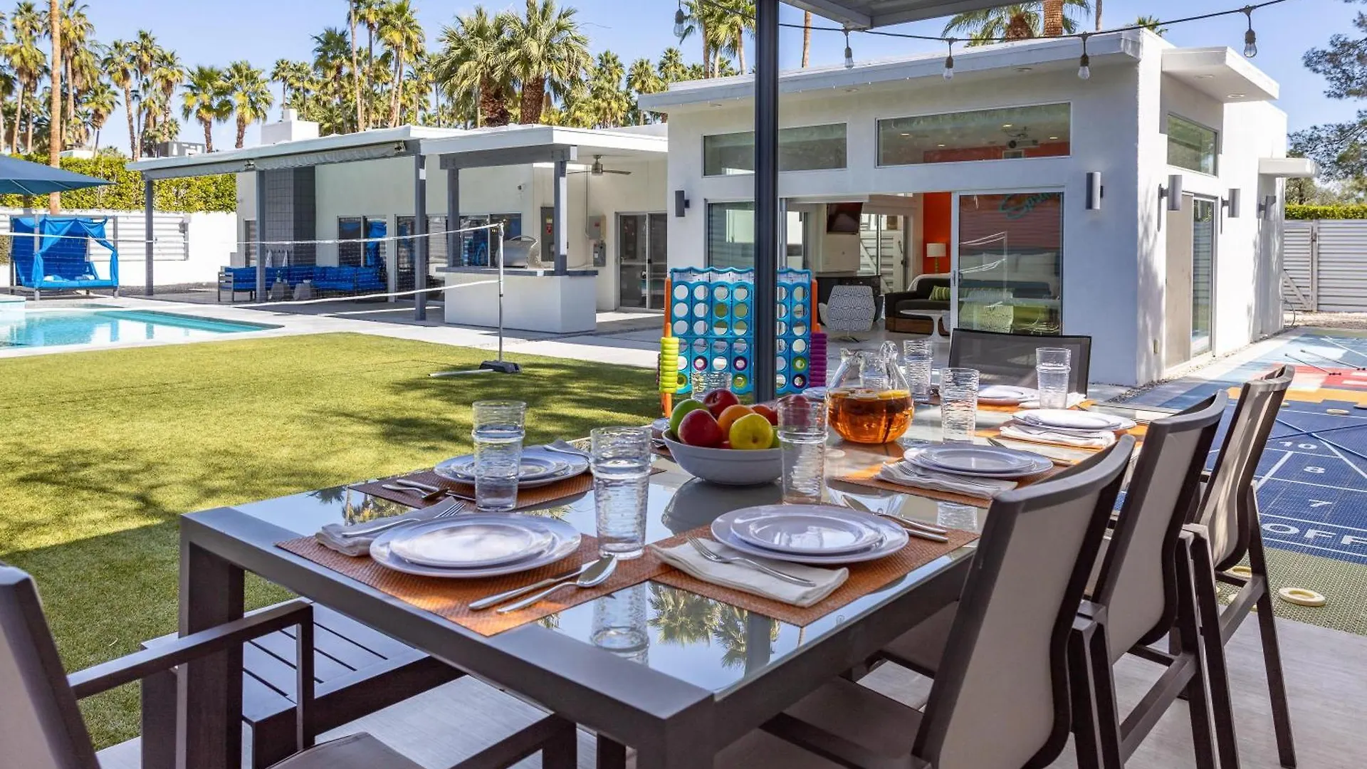 Far Far Away In Vista Las Palmas By Acme House Company Palm Springs 0*,  États-Unis